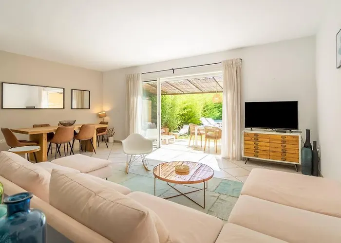 بيت للعطل Just In Cap Canaille كاسيس