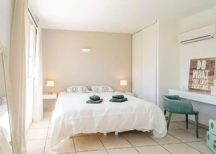 بيت للعطل Just In Cap Canaille كاسيس